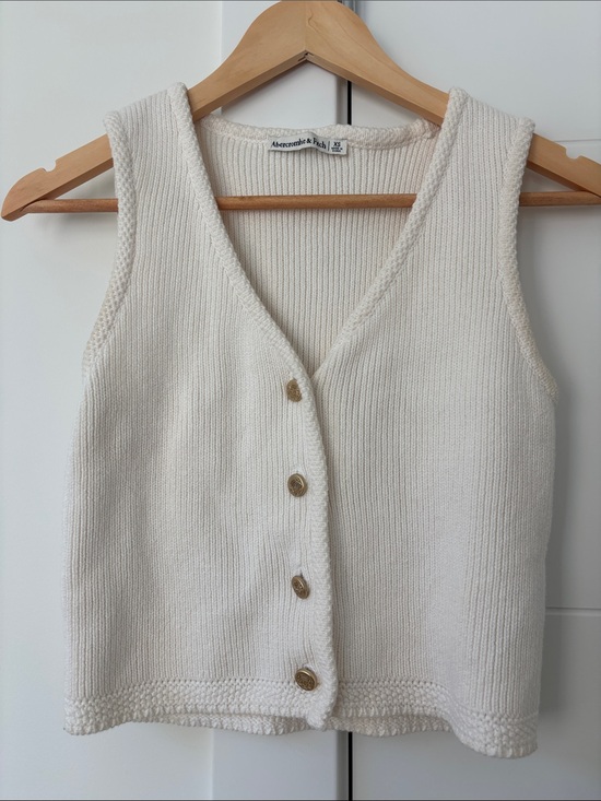 Abercrombie & Fitch Tops - Abercrombie & Fitch Cream Knit Button Vest